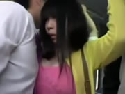 バスの中のかわいい巨乳の女の子